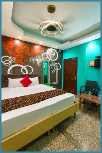 Postel nebo postele na pokoji v ubytování Baliapanda Road Arpana JK Palace Inn # Parking # Wifi - Fully Air Conditioning Room- Prime Location Best Hotel + 7 fotografií