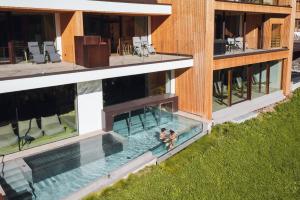 Bazén v ubytování Latemar - Hotel Suites Spa nebo v jeho okolí