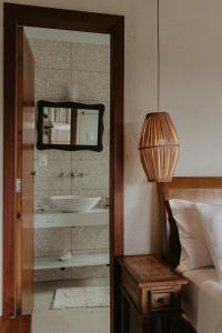 Vannituba majutusasutuses Cottage with Jacuzzi & Waterfall, Vale do Elefante