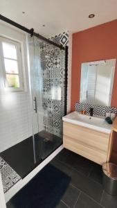 Koupelna v ubytování Cosy Vénus - T3 - balcon & Stationnement gratuit