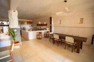 Η κουζίνα ή μικρή κουζίνα στο La Posada del Sol Boutique Hotel Tulum