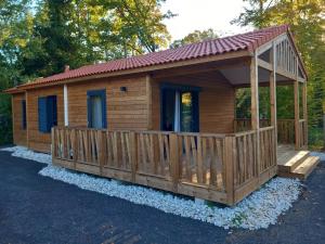 Budova, kde se chata nachází