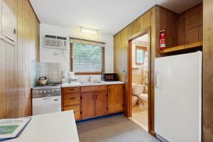 Kuchyň nebo kuchyňský kout v ubytování King Birch Lake Home, Unit 7 + 11 fotografií