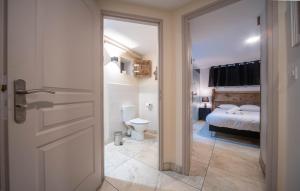 Koupelna v ubytování L'Atelier des Rêves + 18 fotografií