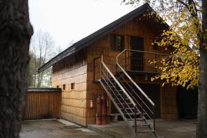 Το κτήριο όπου στεγάζεται  το διαμέρισμα