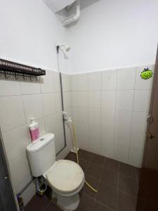 Phòng tắm tại Nawab Homestay +7 ảnh