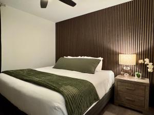 Voodi või voodid majutusasutuse Granite Ridge Condo by Revelstoke Vacations toas