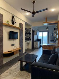 TV a/nebo společenská místnost v ubytování Hotel Sacred Roots