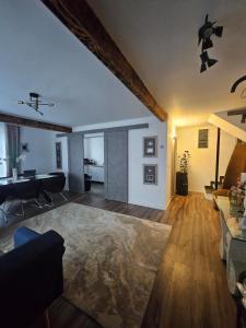 Postel nebo postele na pokoji v ubytování Ravell Lodge- occasional rental