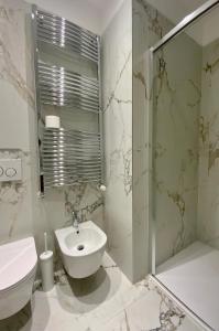 Ванная комната в Trieste City 2 +3 фотографии