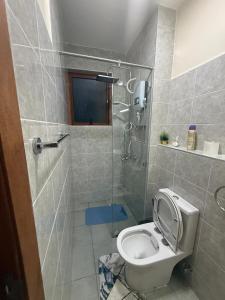 Koupelna v ubytování LionsGate Homes