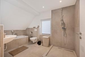 Vannituba majutusasutuses Zentral gelegen in Haan - 4 Schlafzimmer- Bis zu 7 Personen