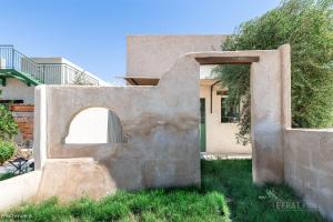 Το κτήριο όπου στεγάζεται  η παραθεριστική κατοικία