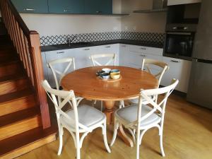 Kuchyň nebo kuchyňský kout v ubytování Gite Des Roseaux + 13 fotografií