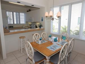 Η κουζίνα ή μικρή κουζίνα στο Cedars East #509