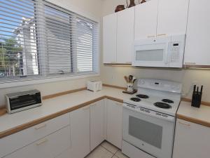 Η κουζίνα ή μικρή κουζίνα στο Cedars East #509 +19 φωτογραφίες