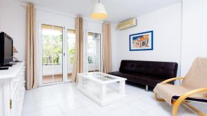 TV a/nebo společenská místnost v ubytování Apto 8 Almoraide Suites