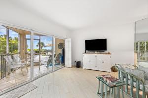 Μια τηλεόραση ή/και κέντρο ψυχαγωγίας στο Sea Twig #103