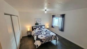 Voodi või voodid majutusasutuse Convenience and Comfort at Silver Strike Condos Unit 3 toas