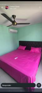 Ένα ή περισσότερα κρεβάτια σε δωμάτιο στο Bahía torrosa solero +7 φωτογραφίες