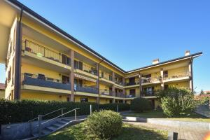 Το κτήριο όπου στεγάζεται  το διαμέρισμα