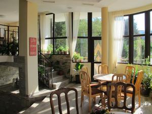 Afbeelding uit fotogalerij van Guest House & Bistro Lefterova in Kotel