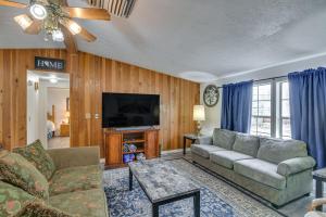 Μια τηλεόραση ή/και κέντρο ψυχαγωγίας στο Ely Gem Less Than half Mi to Nevada Northern Railway!