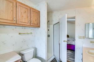 Η κουζίνα ή μικρή κουζίνα στο Ely Gem Less Than half Mi to Nevada Northern Railway! +18 φωτογραφίες