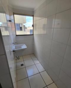 Un baño de Apto com tudo oq vc precisa para se sentir em casa!