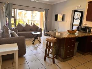 Khu vực ghế ngồi tại Topanga, Uvongo Margate, South Coast, KZN