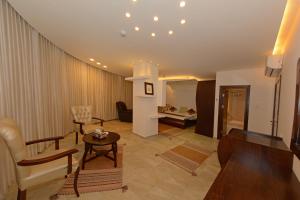 Posezení v ubytování Royal Suites