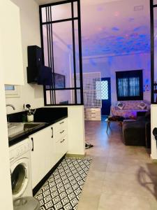 Η κουζίνα ή μικρή κουζίνα στο Blueyes