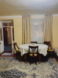 Χώρος καθιστικού στο Twin2 House