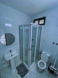 Koupelna v ubytování Massinga Guest House