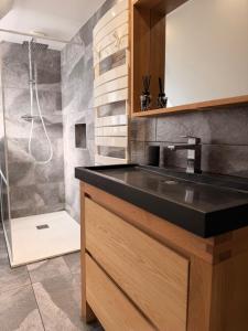 Et badeværelse på La cotonnade - Entre vignes et ville