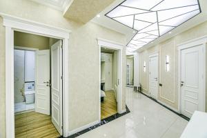 Ένα μπάνιο στο Khatai Deluxe Apartman