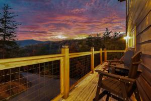 Üldine mäevaade või majutusasutusest New Management Stay Wild Luxury Cabin Epic Mountain Views Hot Tub and Game Rooms pildistatud vaade