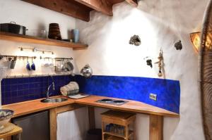 Köök või kööginurk majutusasutuses Lavastein Bauernhaus Yazmina Mit Schönem Garten +32 fotot