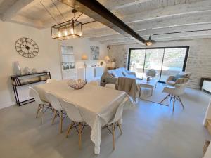 Χώρος καθιστικού στο ELINA maison de charme à La Flotte