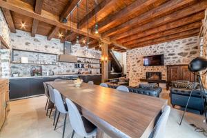 Χώρος καθιστικού στο Garden and spectacular views