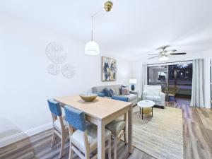 Et opholdsområde på La Cita Country Club 2BR Condo