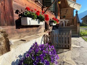 Το κτήριο όπου στεγάζεται  η παραθεριστική κατοικία