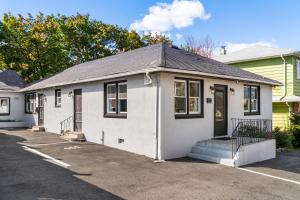 Hoone, kus puhkemaja asub