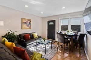 Istumisnurk majutusasutuses 3br Home 2 Baths Bonus Room, Minutes To Nyc