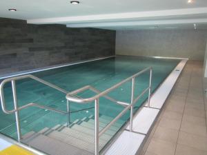 Πισίνα στο ή κοντά στο Ferienwohnung Mit Hallenbad +10 φωτογραφίες