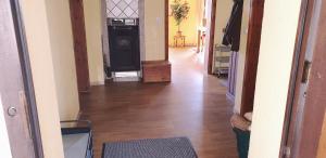 - un couloir d'une maison revêtue de parquet dans l'établissement Buchengrund, à Sangerhausen 22 autres photos