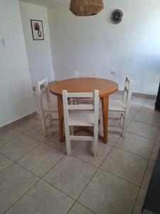 Φωτογραφία από το άλμπουμ του departamente en primer piso para 2 personas σε Ταντίλ