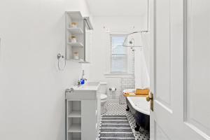 Фотография из галереи Second Street's Queen Ann в Лексингтоне +57 фотографий