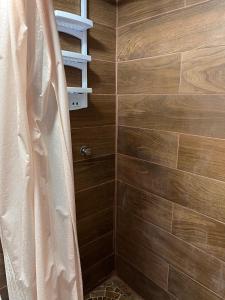 Ένα μπάνιο στο Casa Stone Laja