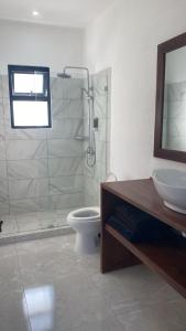 Ένα μπάνιο στο Steps to Ballenas beach, very private pool